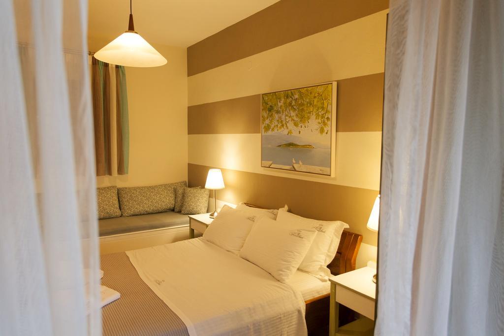 Apartment in Villa Rosebud Nikiana Bagian luar foto